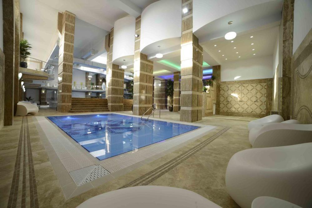 Militari Luxury Flat Apartment Rosu Exterior photo